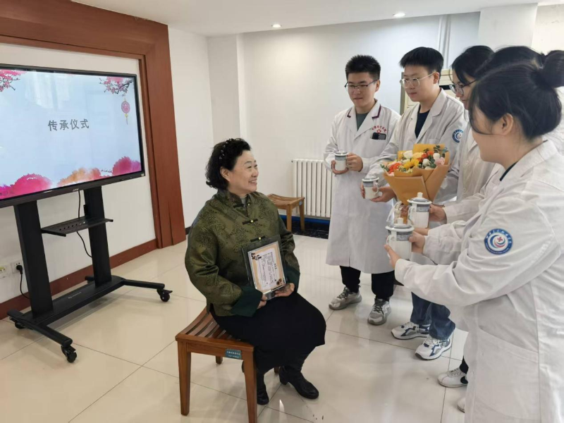 甘肃省非物质文化遗产“陈氏蜂疗法”拜师仪式