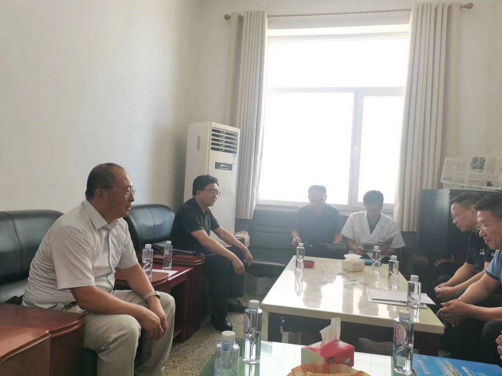 1692111366282003486.jpg 图2与民勤县中医院领导座谈_调整大小.jpg