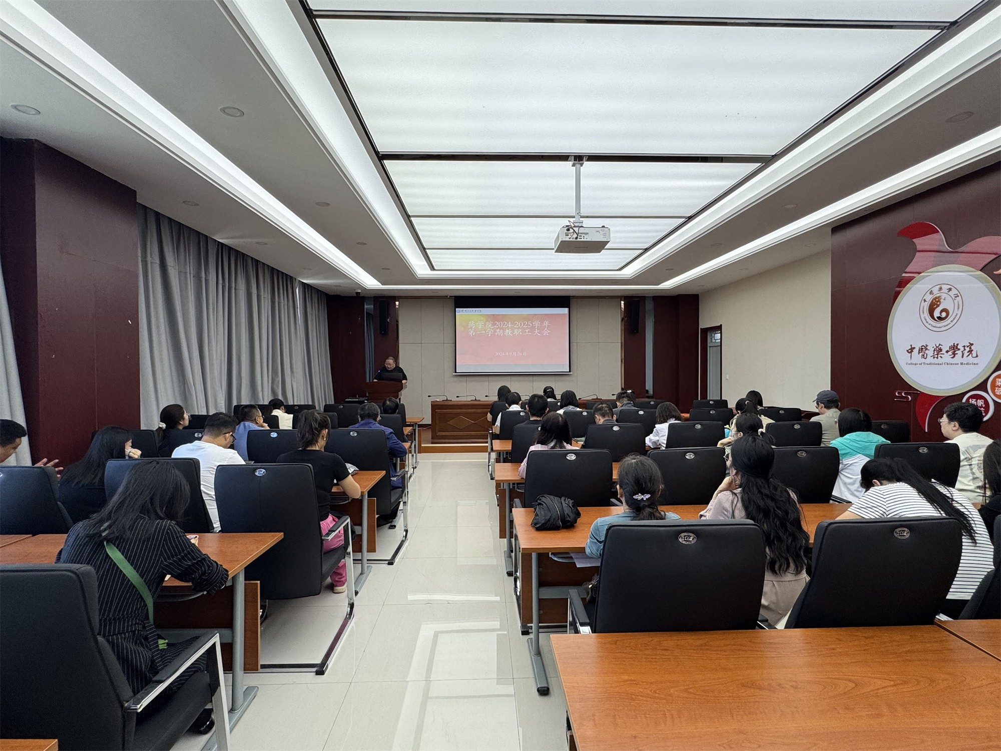 1727405543186061765.jpg 44f722fc9e1f1829868e987f2a9eae2.jpg